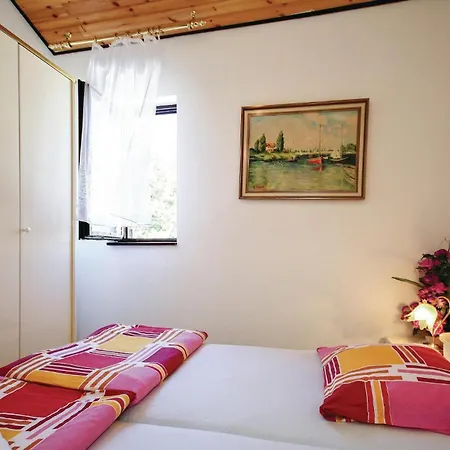 Beautiful In Cervar Porat With Kitchen Holiday home