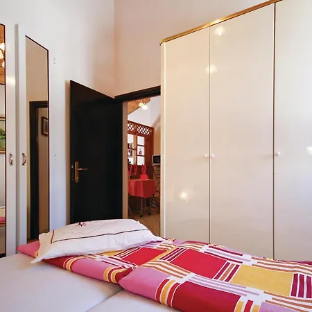 Beautiful In Cervar Porat With Kitchen
