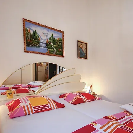 Beautiful In Cervar Porat With Kitchen