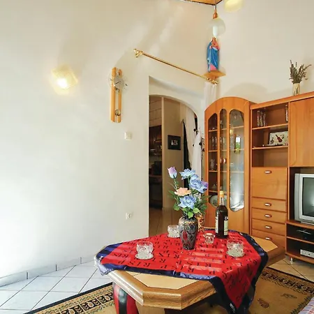 Beautiful In Cervar Porat With Kitchen *